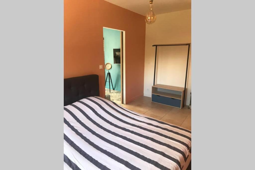 Logement Attenant A Une Villa T2 Avec Terrasse . Besse-sur-Issole Екстер'єр фото