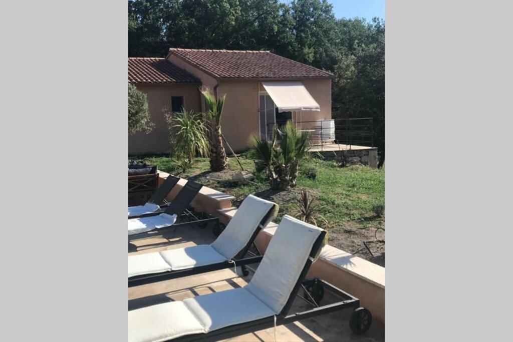 Logement Attenant A Une Villa T2 Avec Terrasse . Besse-sur-Issole Екстер'єр фото